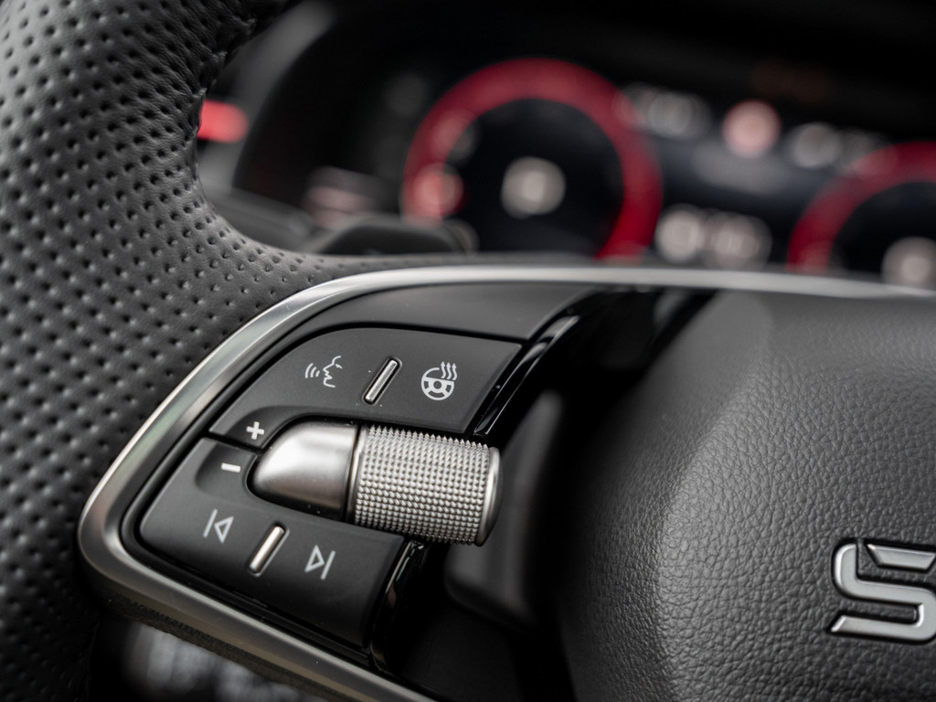 Bild 26 - Kamiq Monte Carlo 1.5 TSI DSG Pano AHK Navi ACC