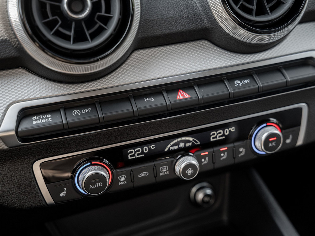 Bild 19 - Q2 S line S line 35 TFSI 110150 S tronic Kam.