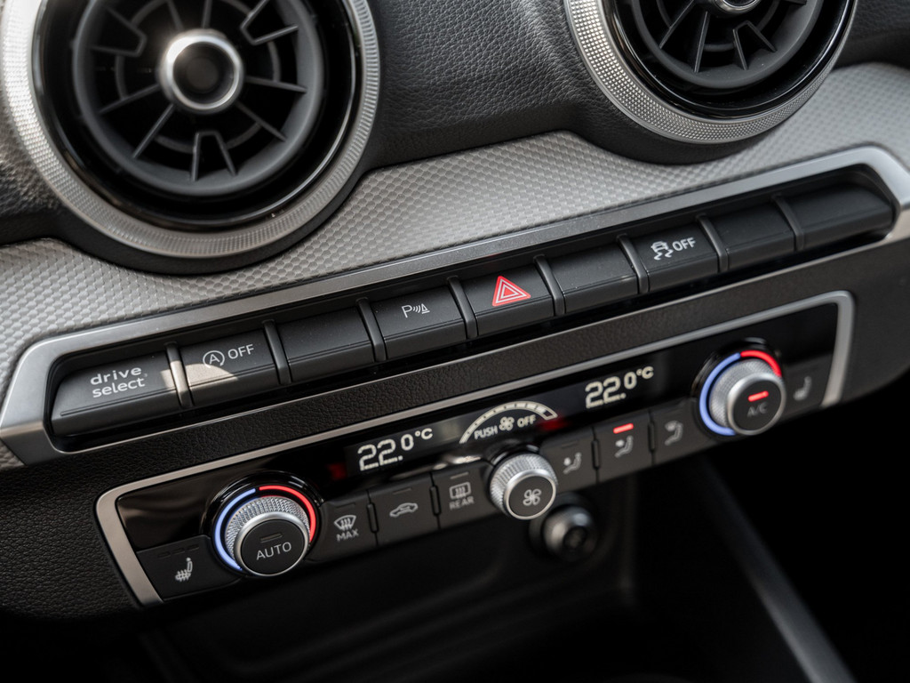 Bild 18 - Q2 S line 35 TFSI 110KW S-tronic Kam.