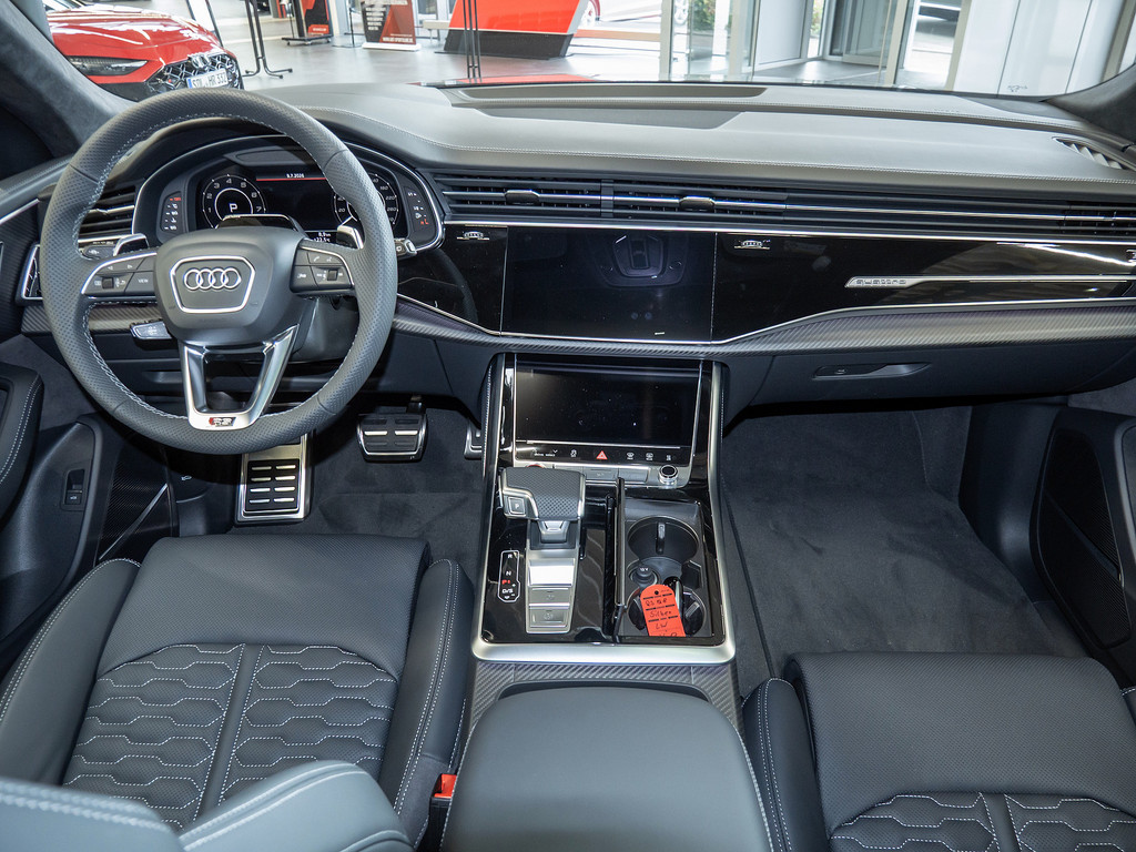 Bild 8 - RS Q8 performance