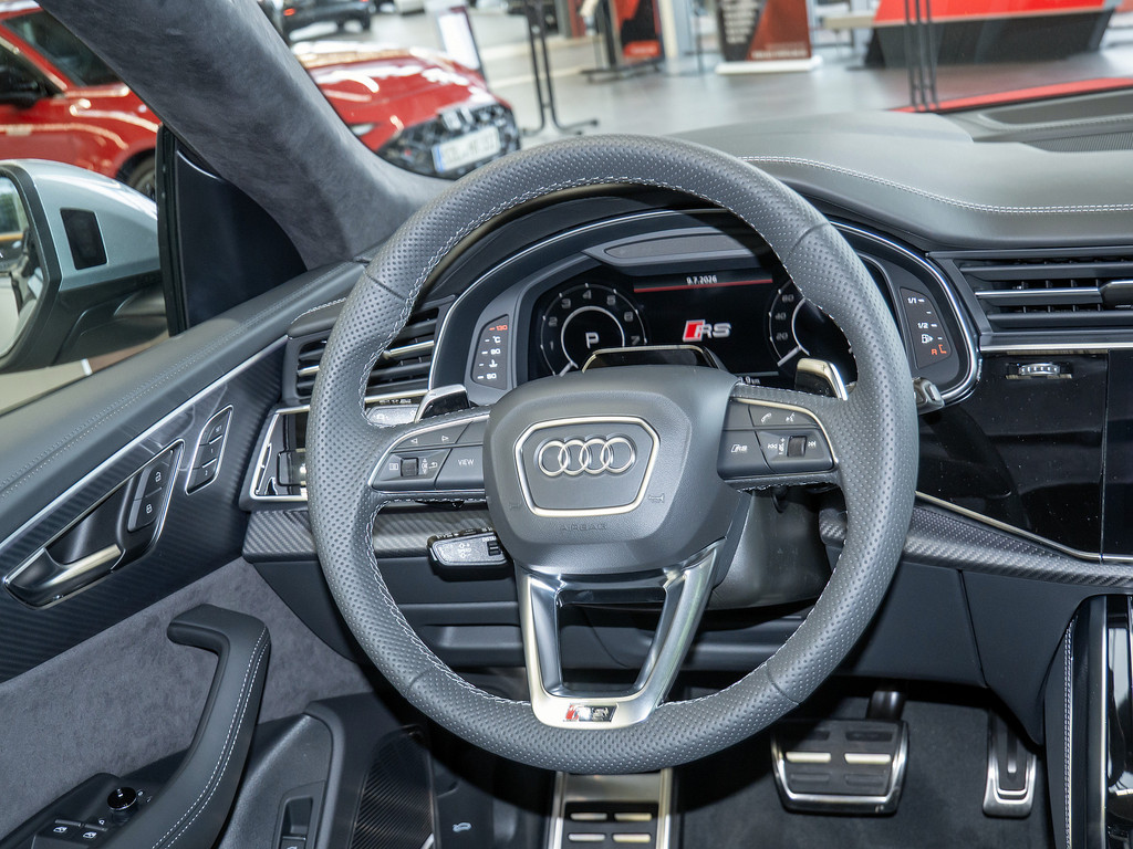 Bild 9 - RS Q8 performance
