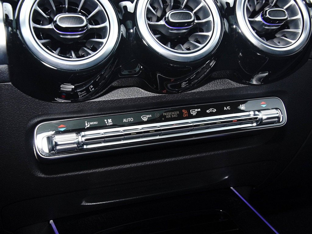 Bild 16 - EQB 250 + AMG Sport Advanced +