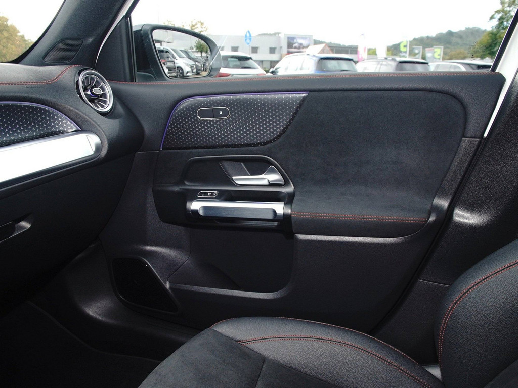 Bild 18 - EQB 250 + AMG Sport Advanced +