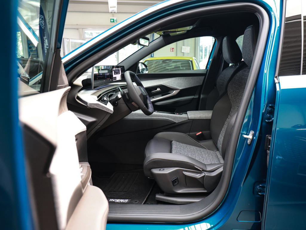 Bild 9 - 3008 Allure Business HYBRID 145 e-DSC6