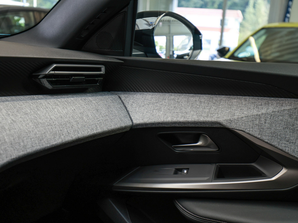 Bild 18 - 3008 Allure Business HYBRID 145 e-DSC6