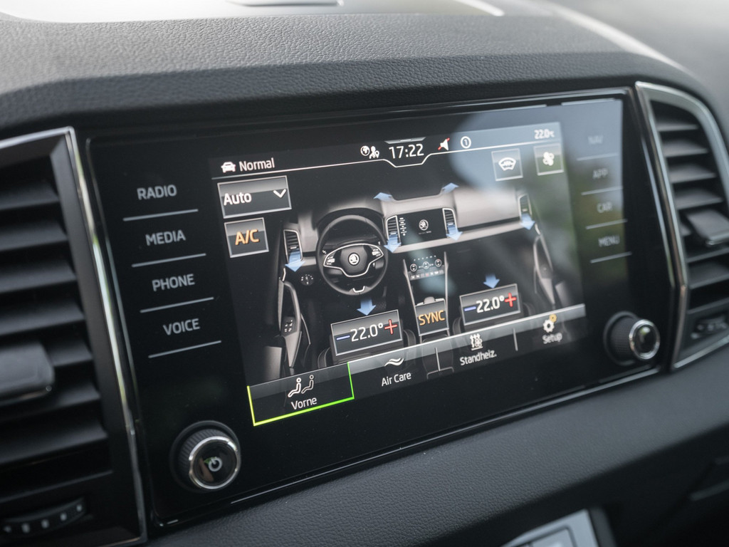 Bild 17 - Karoq Style Kam. Navi Standh. Virtual 360 ACC