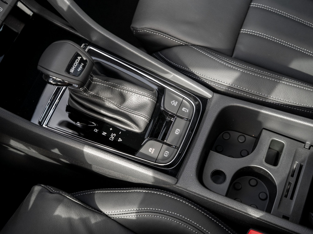 Bild 23 - Karoq Sportline 2.0 TSI DSG 4x4 Leder AHK Pano