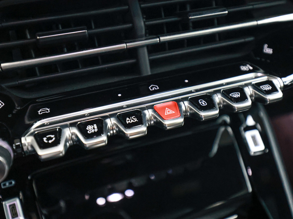Bild 12 - 208 GT Hybrid 136 e-DSC6