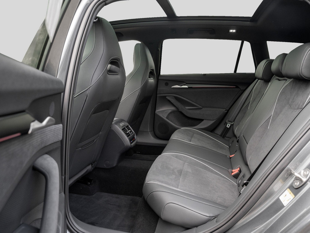 Bild 10 - Superb Combi Sportline 2.0 TDI DSG 4x4 DCC AHK
