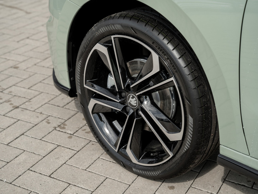 Bild 8 - Fabia Monte Carlo 1.5 TSI DSG Navi Virtual ACC