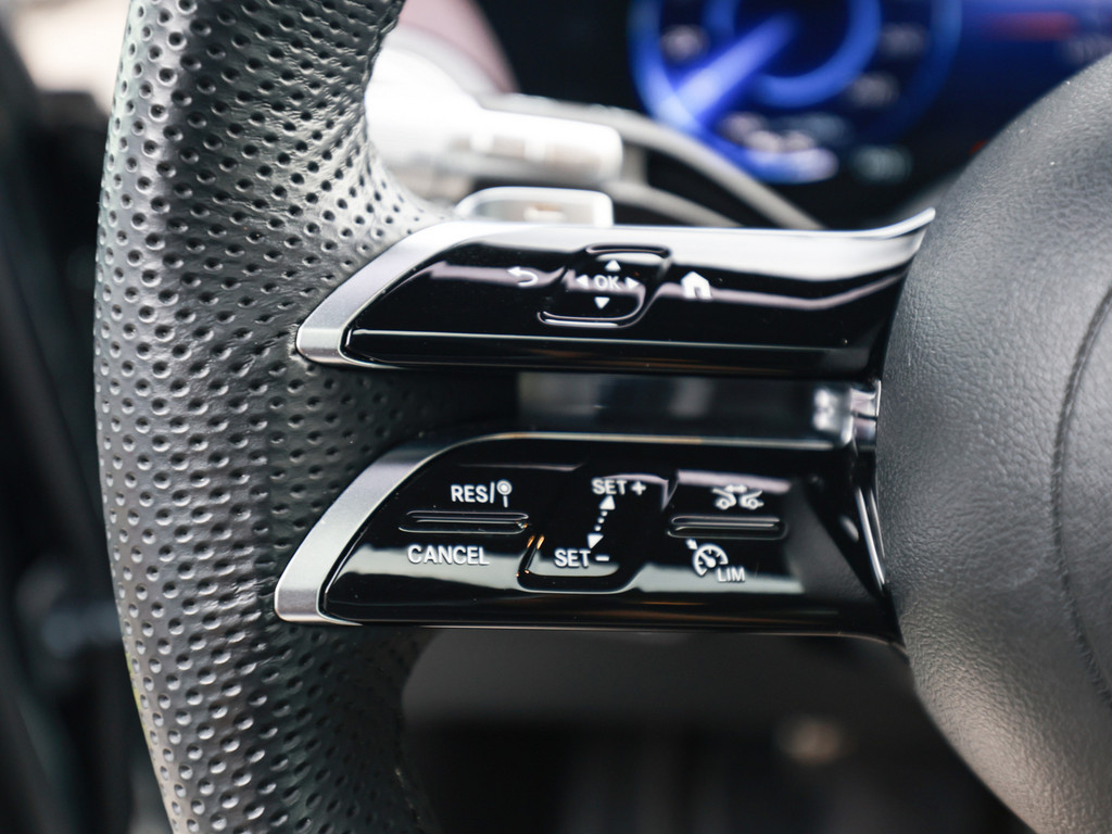Bild 31 - EQS 450 + SUV AMG Sport Premium + Hyperscreen