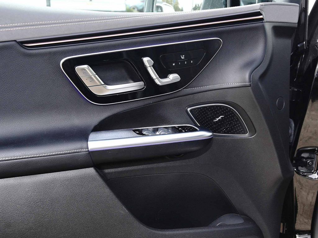 Bild 29 - EQE 300 SUV ElectricArt Advanced + 21
