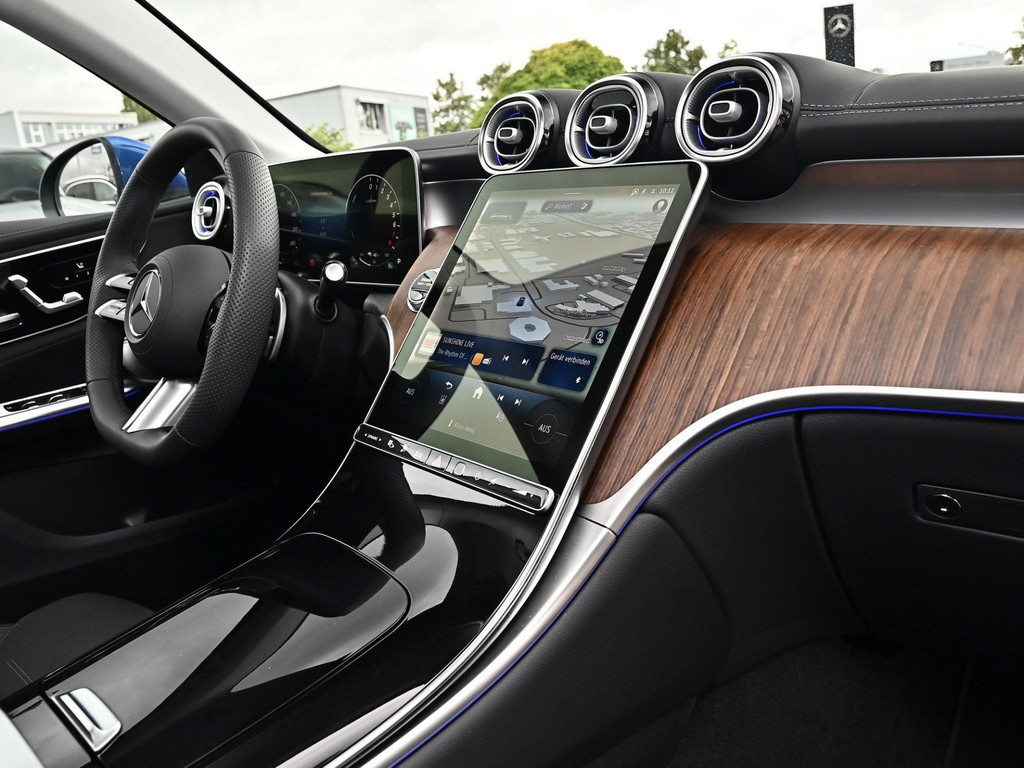 Bild 10 - GLC 300 e 4M Coupé AMG Sport Premium