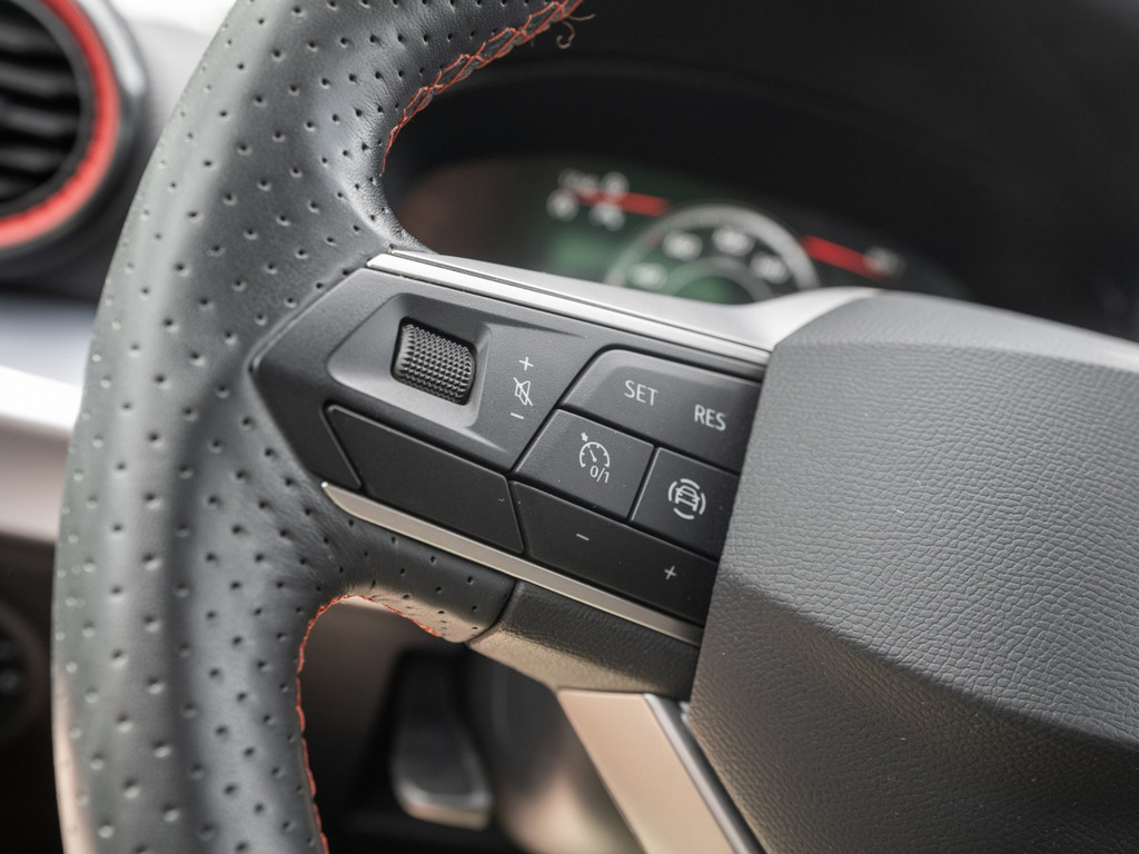 Bild 22 - ARONA FR 1.0 TSI Navi Virtual KeyLess KlimaA LED