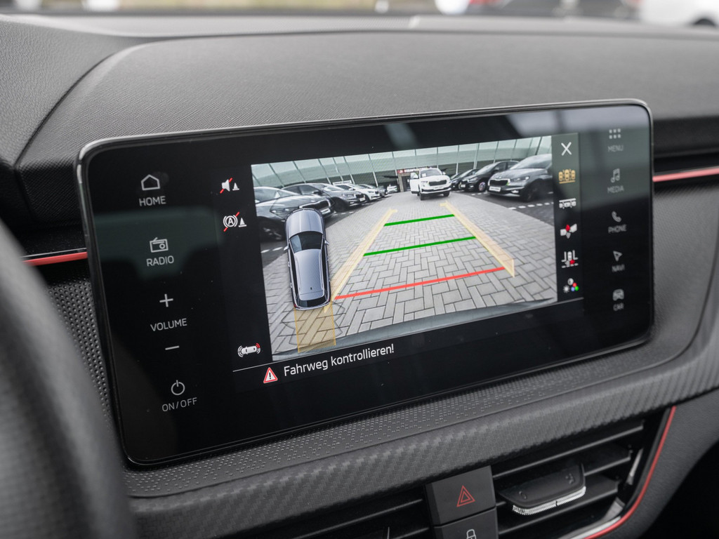 Bild 15 - KAMIQ MONTE CARLO 1.5 TSI DSG AHK Kam. Navi Pano