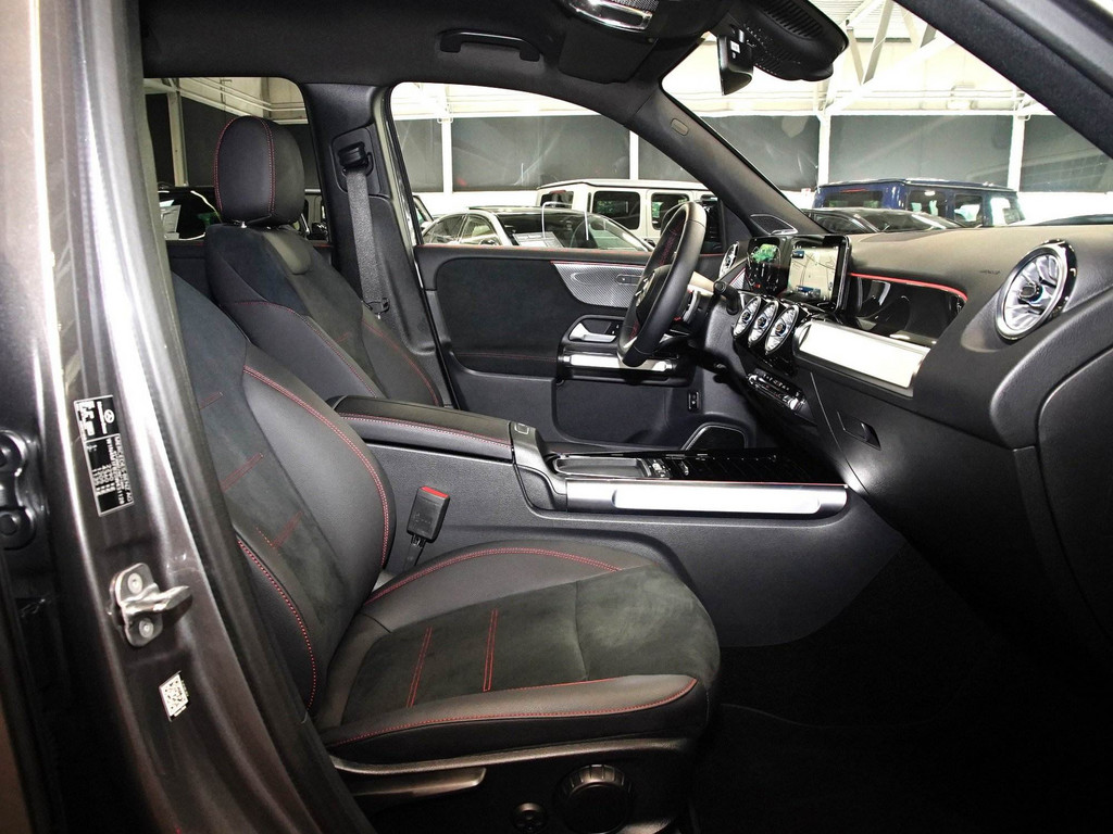 Bild 5 - GLB 220 d 4M AMG Sport Advanced +