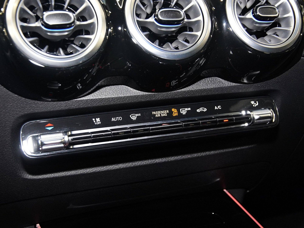 Bild 15 - GLB 220 d 4M AMG Sport Advanced +