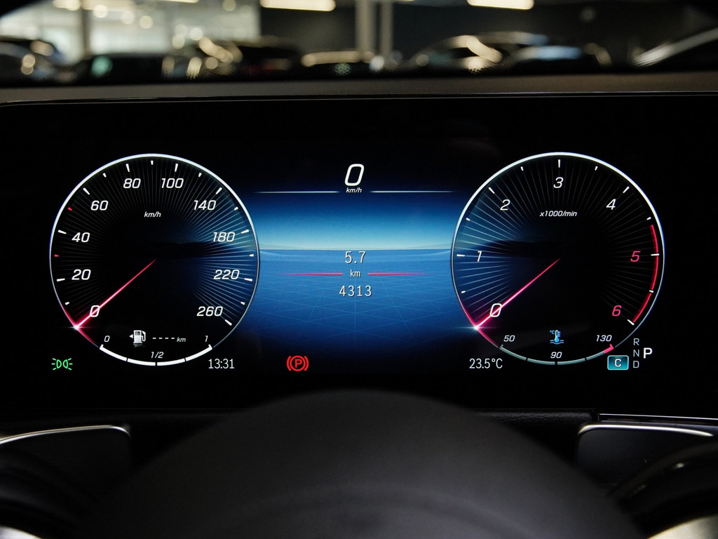 Bild 18 - GLB 220 d 4M AMG Sport Advanced +
