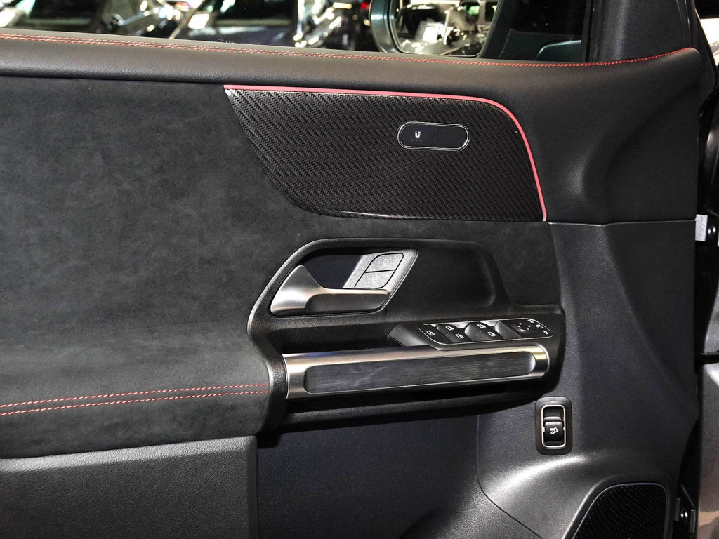 Bild 28 - GLB 220 d 4M AMG Sport Advanced +