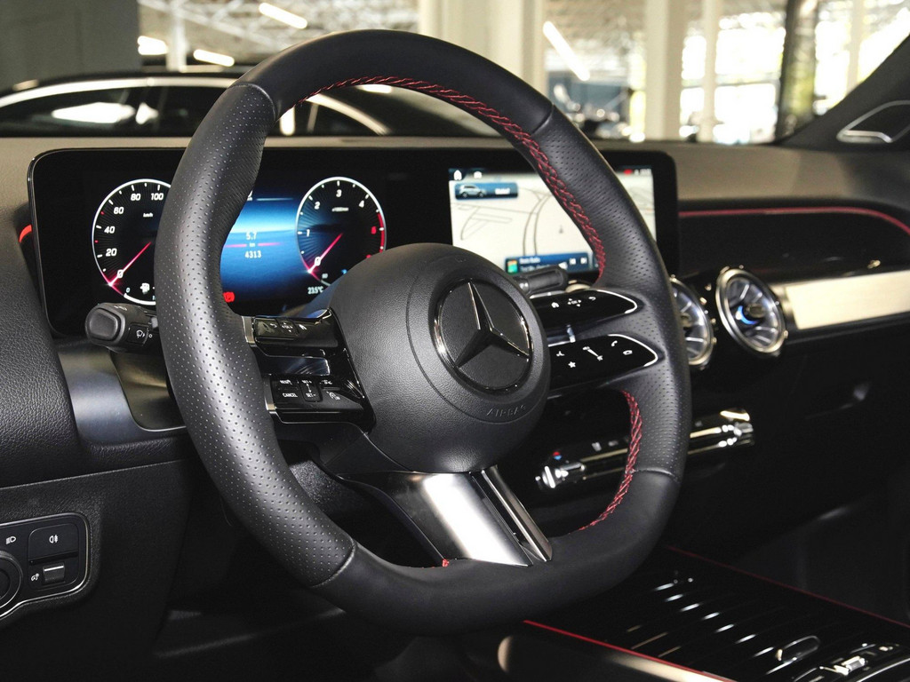 Bild 29 - GLB 220 d 4M AMG Sport Advanced +