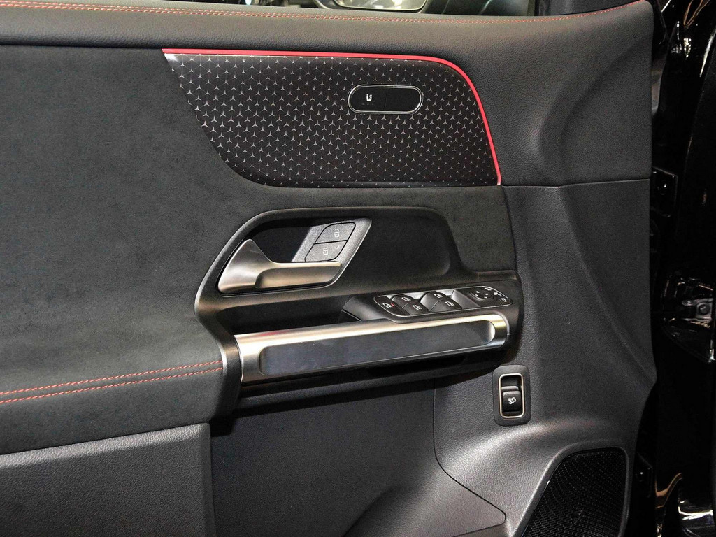 Bild 29 - EQB 250 + AMG Sport Advanced +