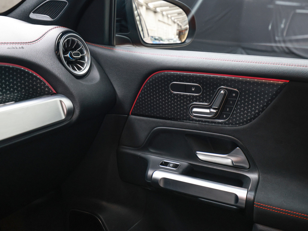 Bild 19 - EQB 350 4M AMG Sport Premium