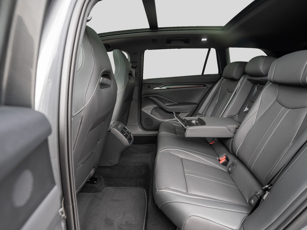 Bild 10 - Superb Combi Sportline 1.5 TSI iV DCC AHK Pano