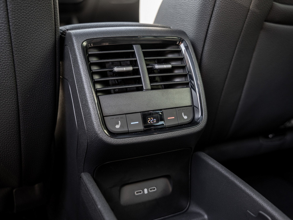 Bild 11 - Octavia Combi Sportline 2.0 TDI DSG AHK Navi Pano