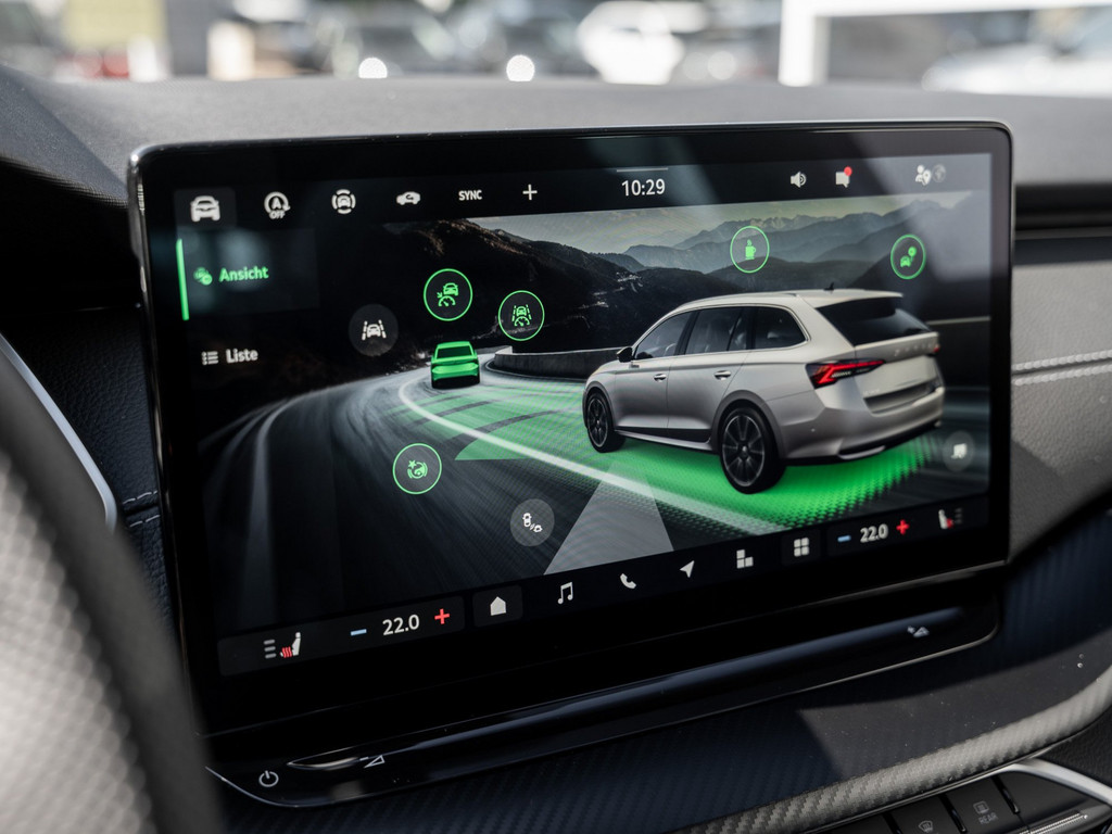 Bild 19 - Octavia Combi Sportline 2.0 TDI DSG AHK Navi Pano