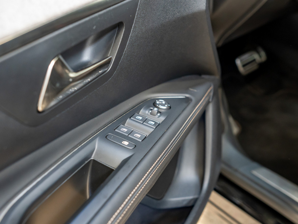 Bild 24 - 5008 GT HYBRID 136 e-DSC6