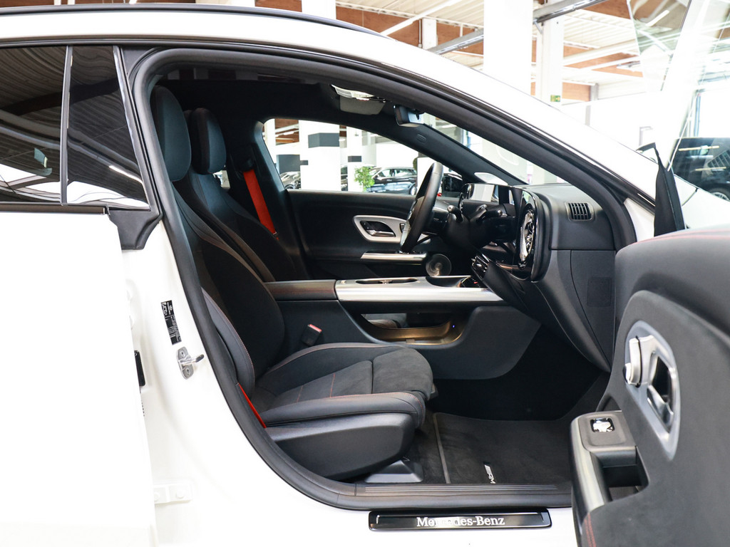 Bild 5 - CLA 250 + SB AMG Sport + Premium + Superscreen