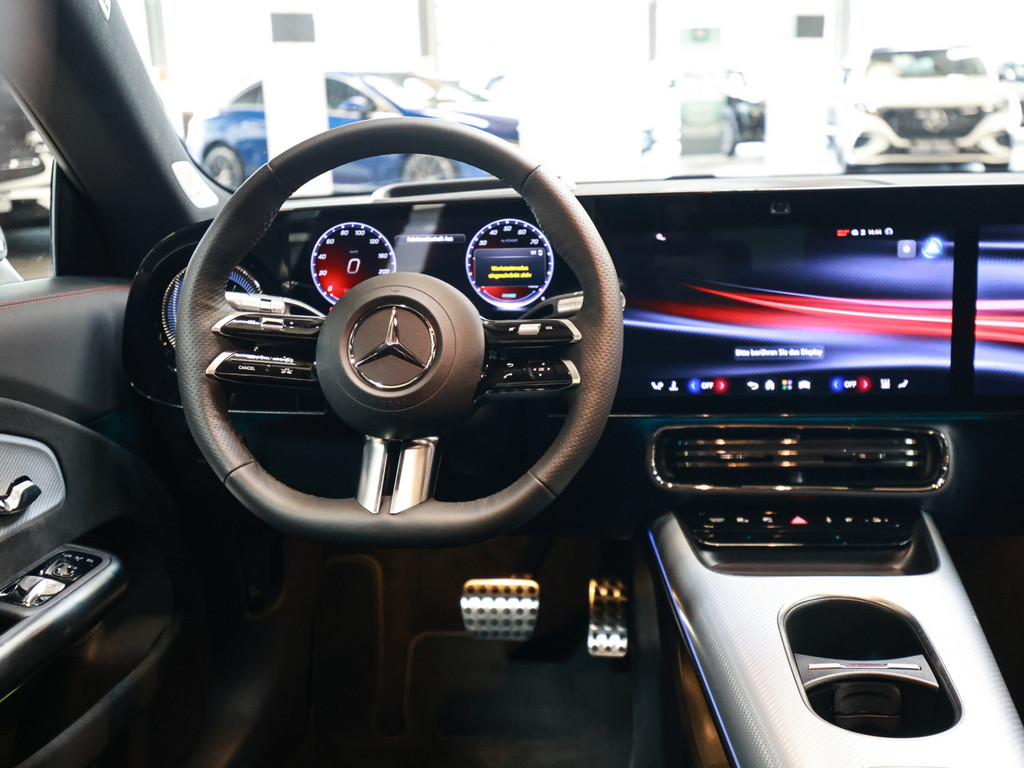 Bild 12 - CLA 250 + SB AMG Sport + Premium + Superscreen