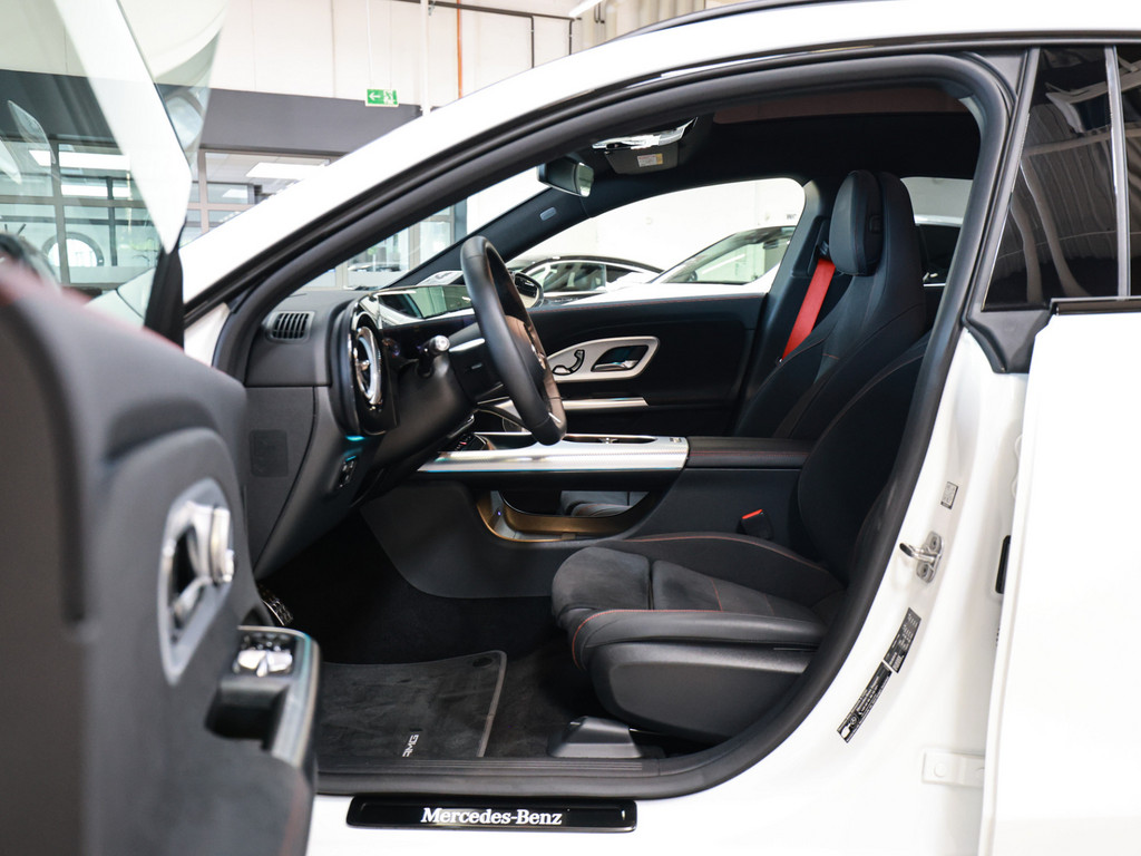Bild 14 - CLA 250 + SB AMG Sport + Premium + Superscreen