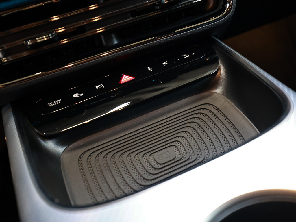 Bild 17 - CLA 250 + SB AMG Sport + Premium + Superscreen