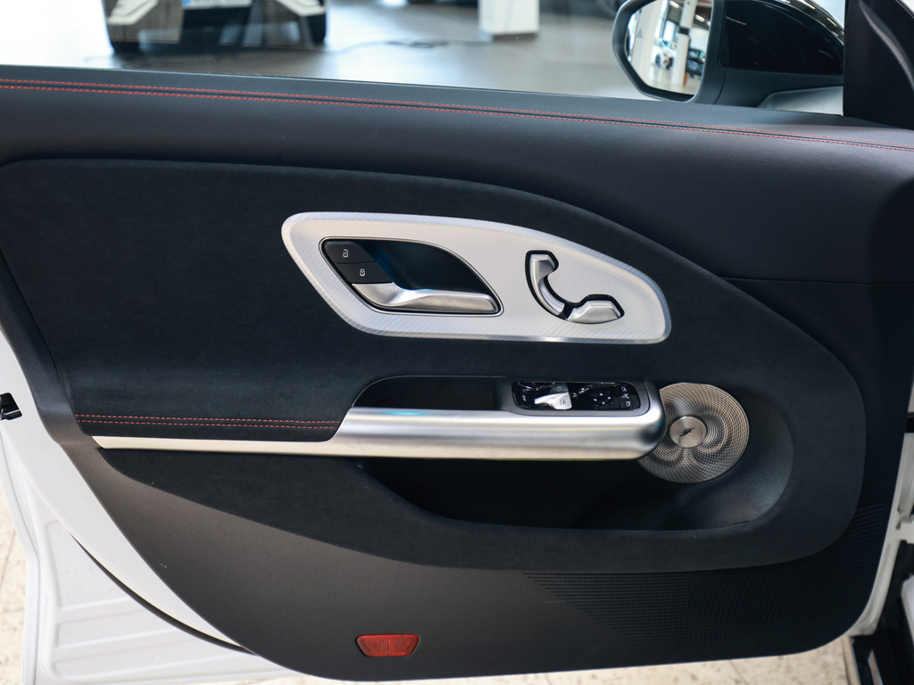 Bild 32 - CLA 250 + SB AMG Sport + Premium + Superscreen