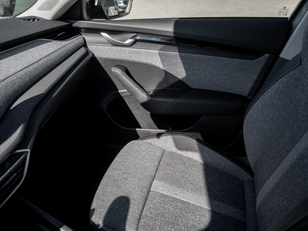 Bild 25 - Octavia Combi Balance 2.0 TDI DSG AHK Navi Virt