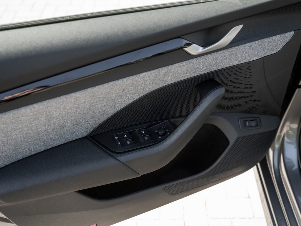 Bild 30 - Octavia Combi Balance 2.0 TDI DSG AHK Navi Virt
