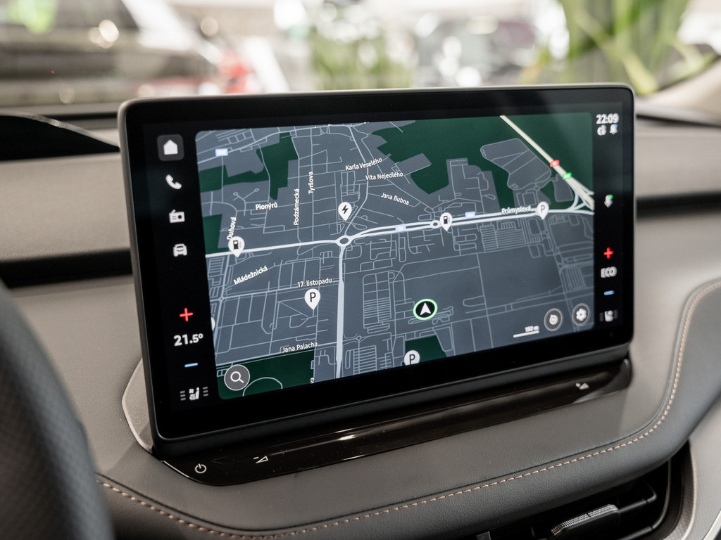 Bild 17 - Enyaq 85 Selection Pano AHK HUD 360 Kamera