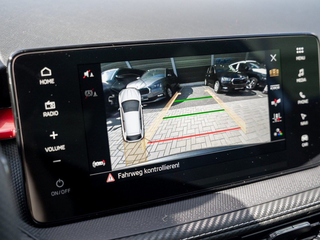 Bild 16 - Fabia Monte Carlo 1.0 TSI DSG Navi Virtual ACC