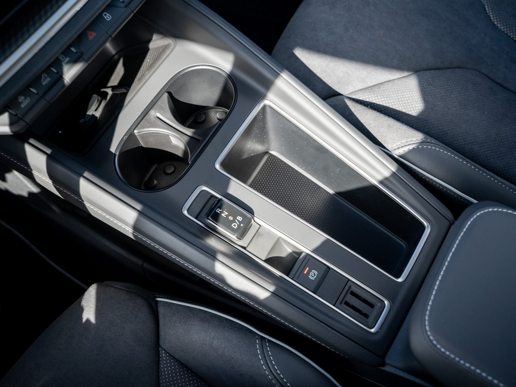 Bild 28 - Enyaq Coupe Sportline 85 AHK Pano Kamera Sound