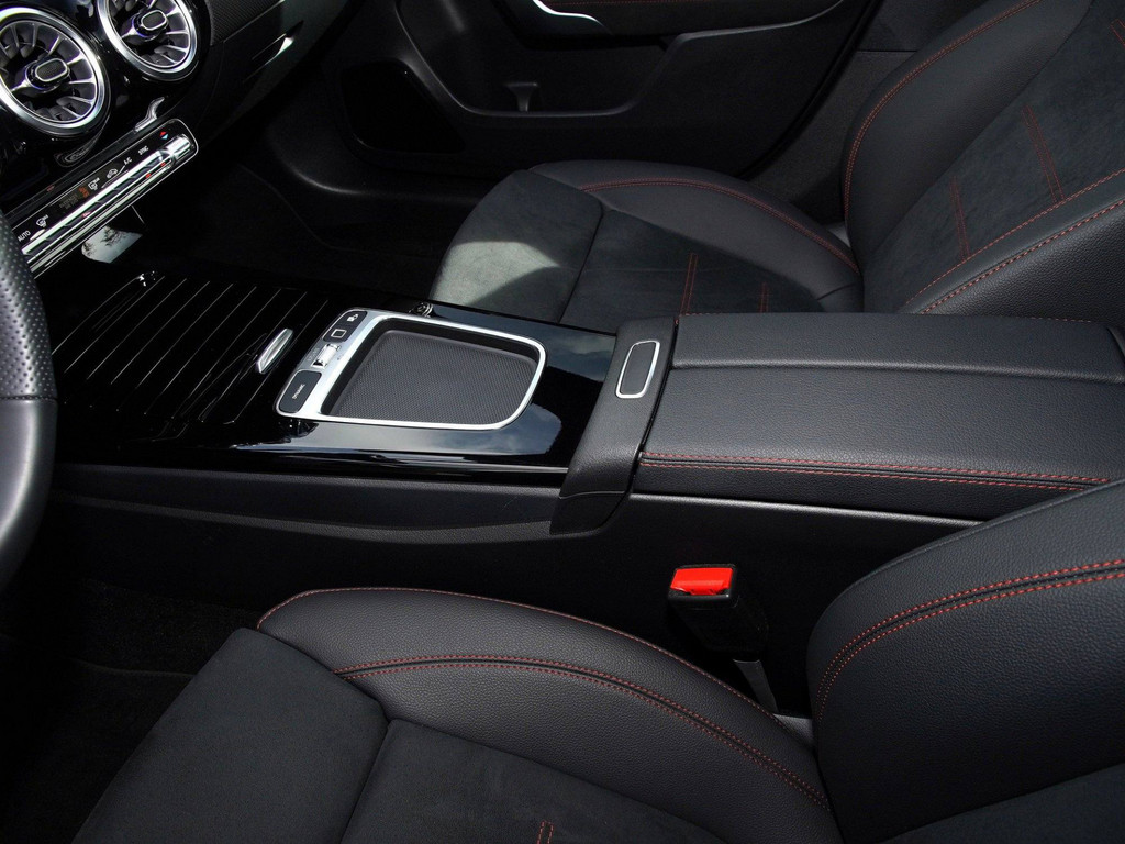 Bild 15 - A 200 AMG Sport Premium +
