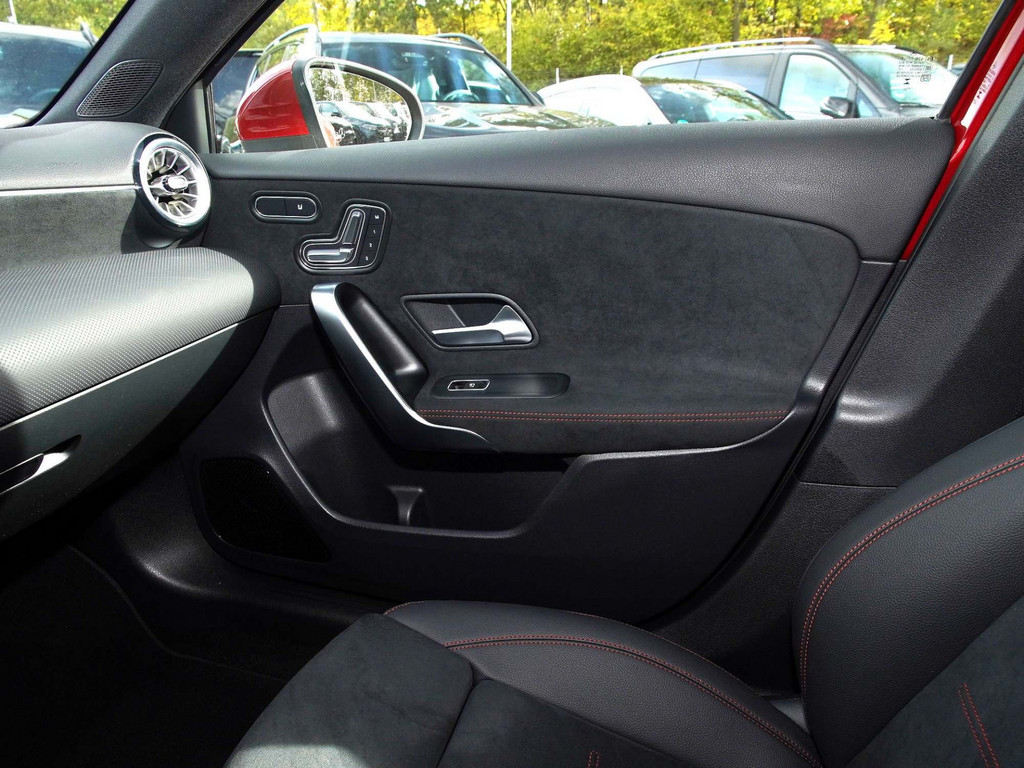 Bild 16 - A 200 AMG Sport Premium +