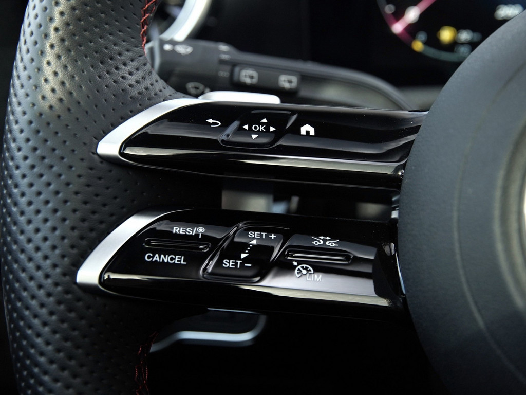 Bild 18 - A 200 AMG Sport Premium +
