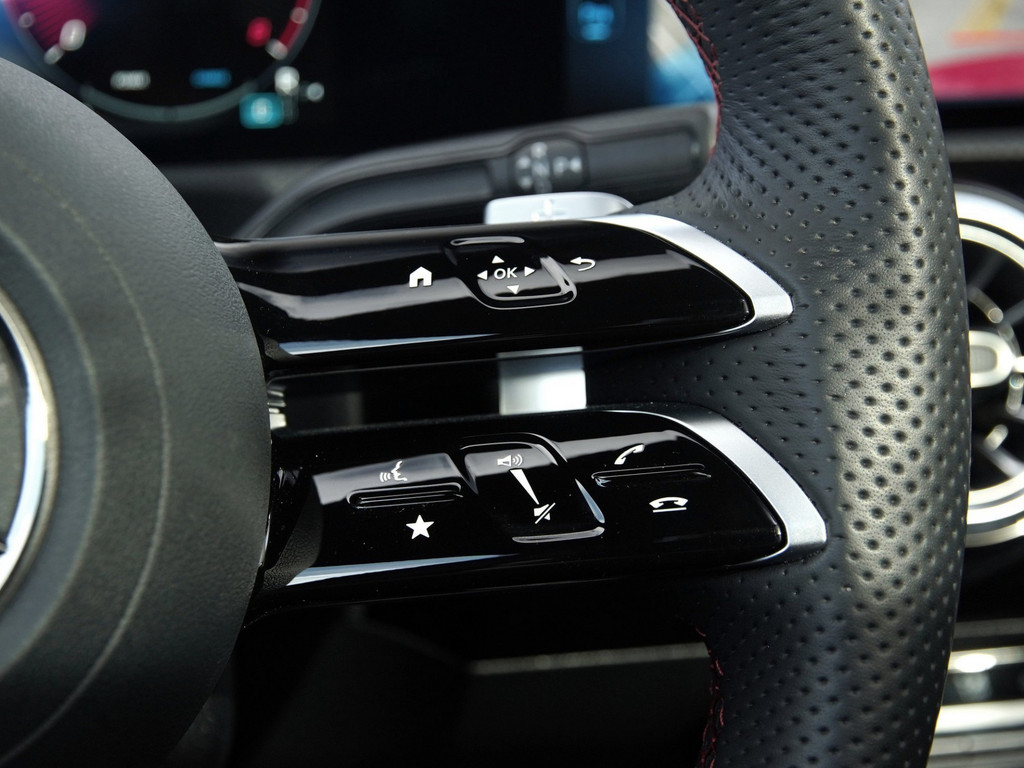 Bild 19 - A 200 AMG Sport Premium +