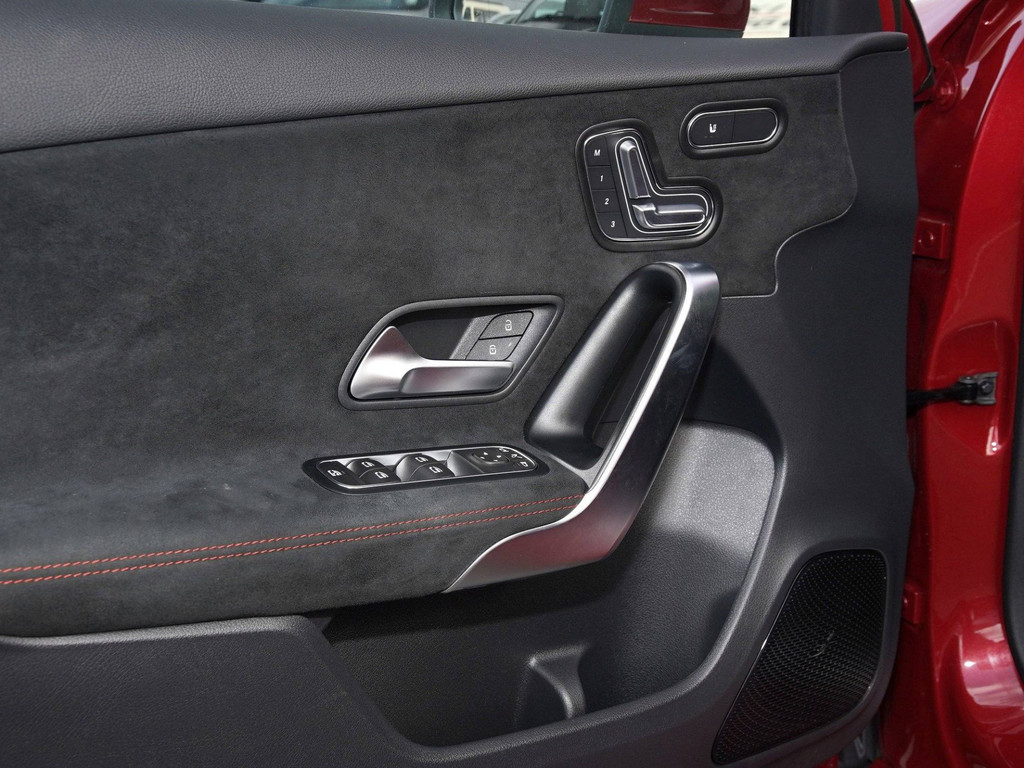 Bild 27 - A 200 AMG Sport Premium +