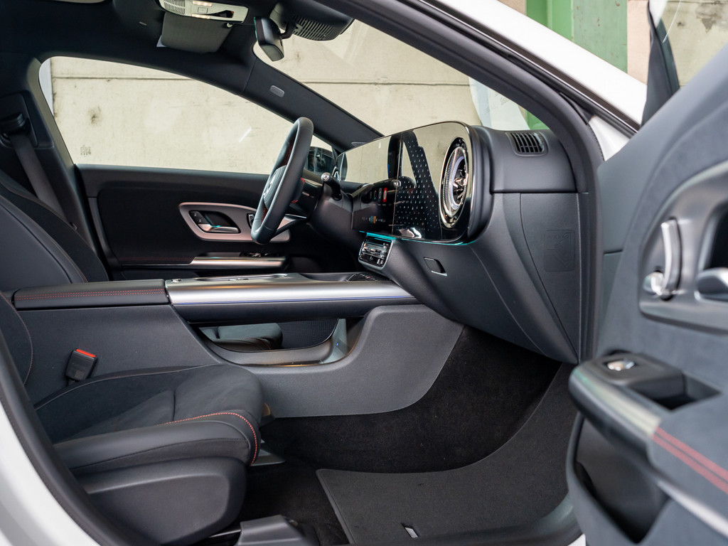 Bild 4 - CLA 200 Coupe AMG Line