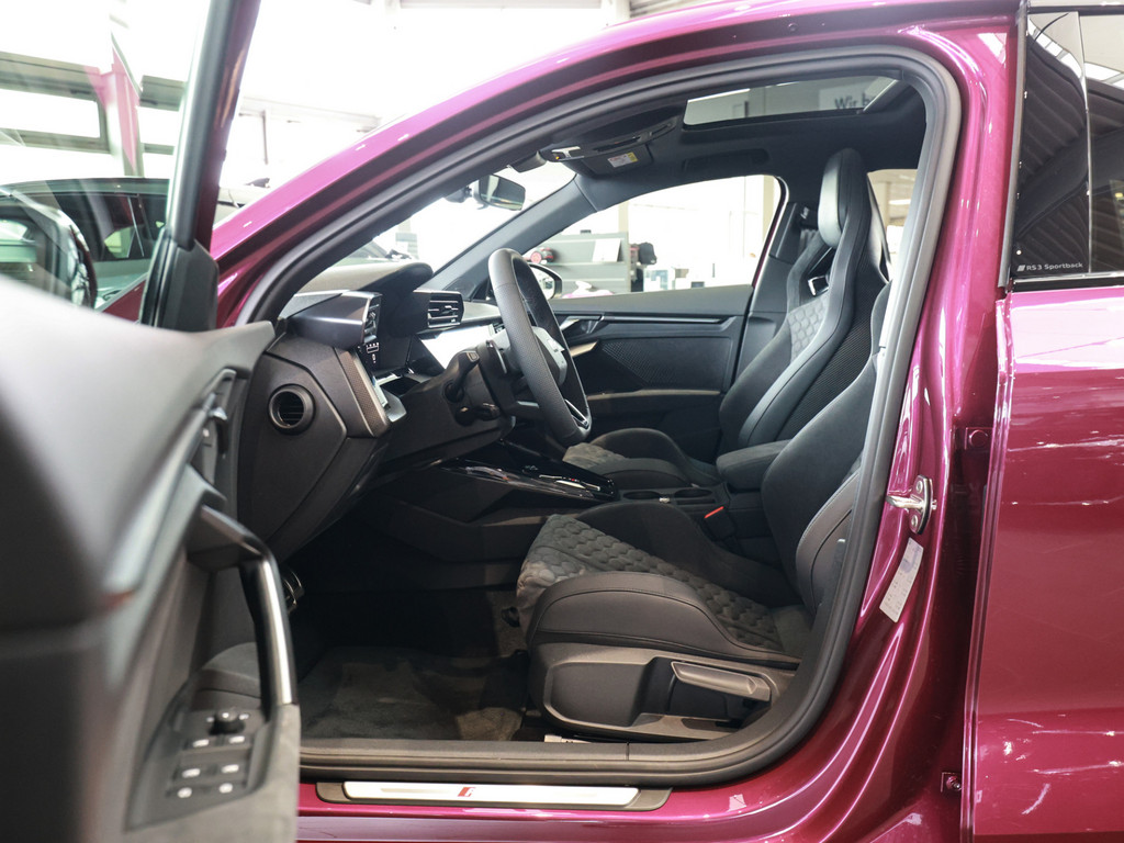 Bild 9 - RS 3 Sportback quattro S tronic 280kmh Pano
