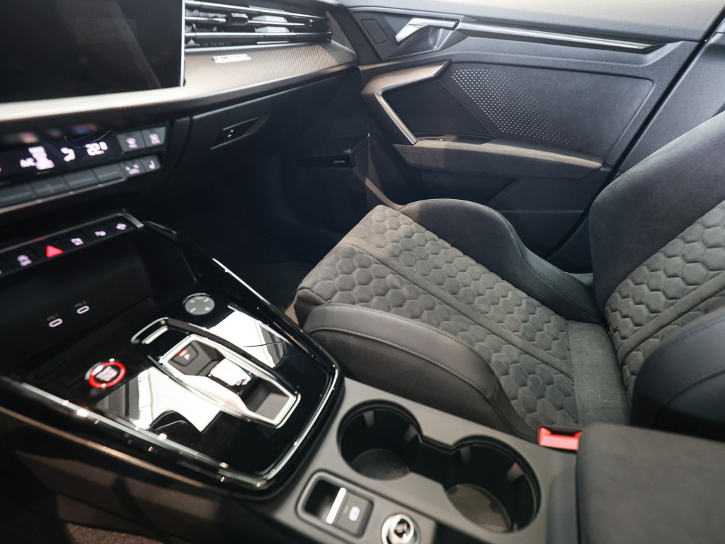 Bild 12 - RS 3 Sportback quattro S tronic 280kmh Pano