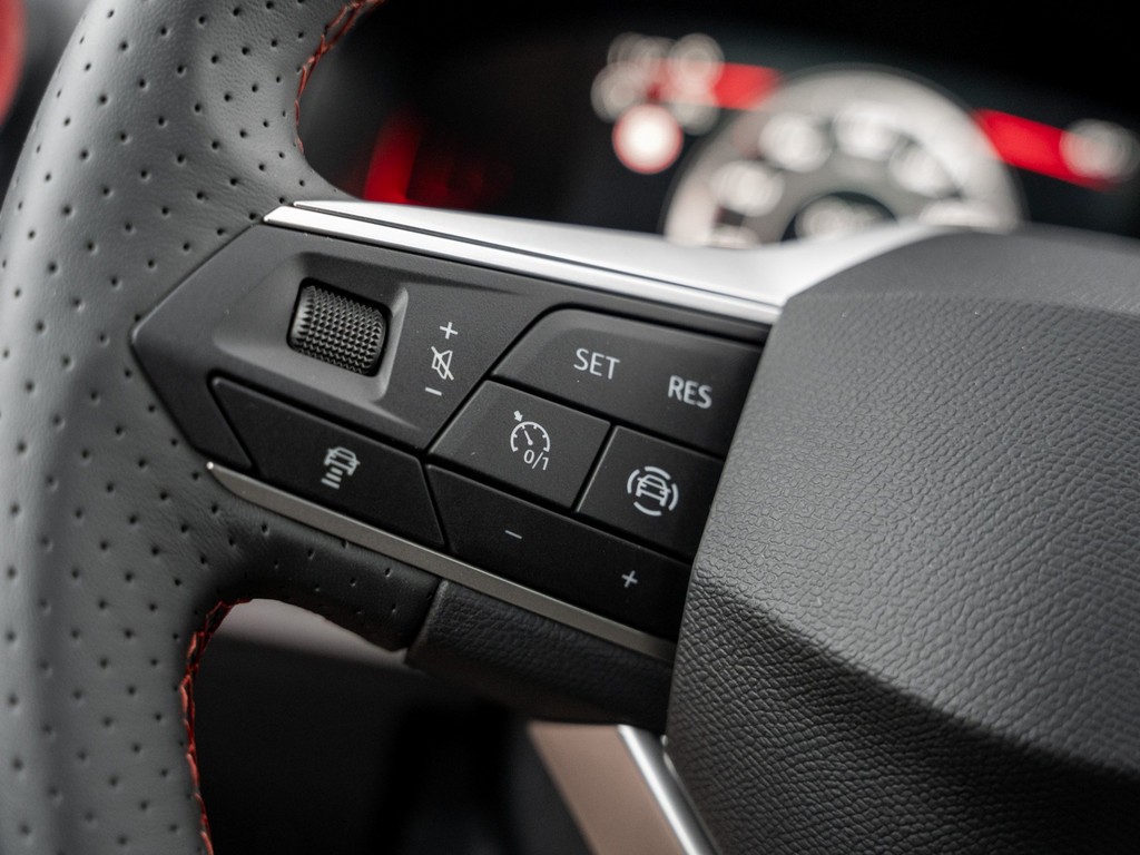 Bild 22 - ARONA FR 1.5 TSI DSG Navi Virtual ACC KeyLess LM