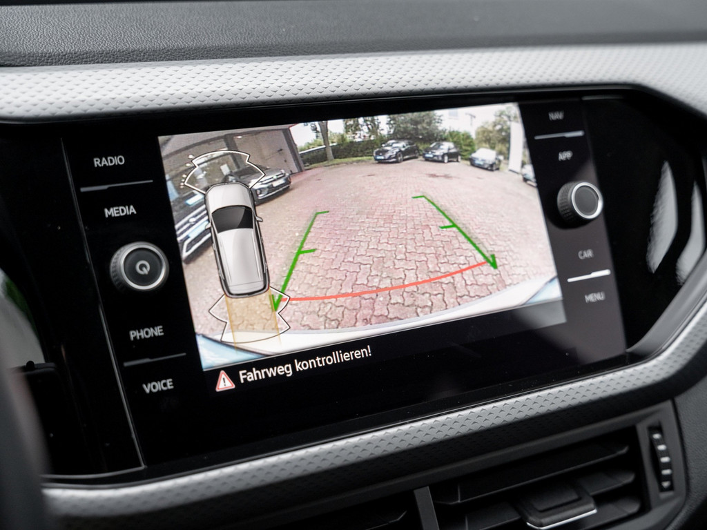 Bild 17 - T-Cross ACTIVE Life 1.0 TSI 81 kW Kam. Navi t Gang DSG